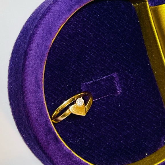 Gucci Gold Heart-Shaped Ring - Picture 1 of 6